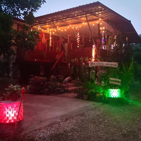เฮือนน้ำน่าน House By The River Nan Uttaradit Zewnętrze zdjęcie
