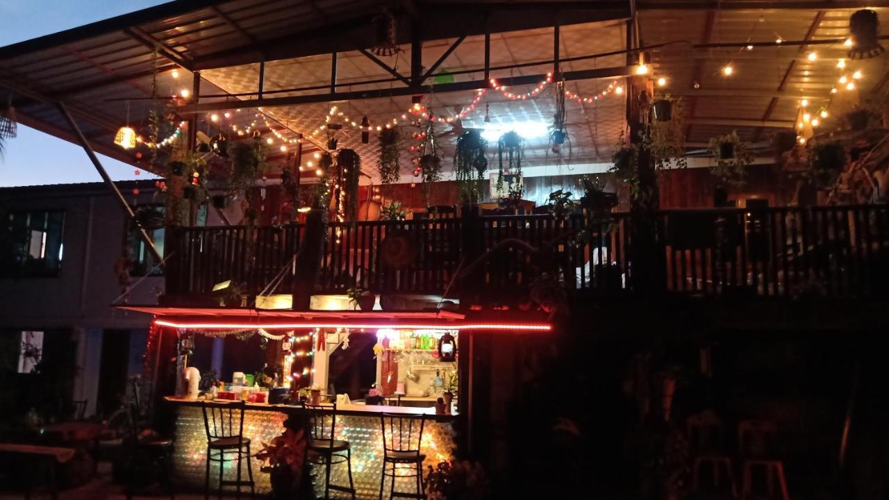 เฮือนน้ำน่าน House By The River Nan Uttaradit Zewnętrze zdjęcie