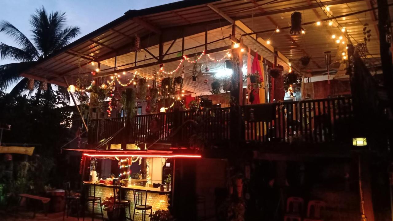 เฮือนน้ำน่าน House By The River Nan Uttaradit Zewnętrze zdjęcie