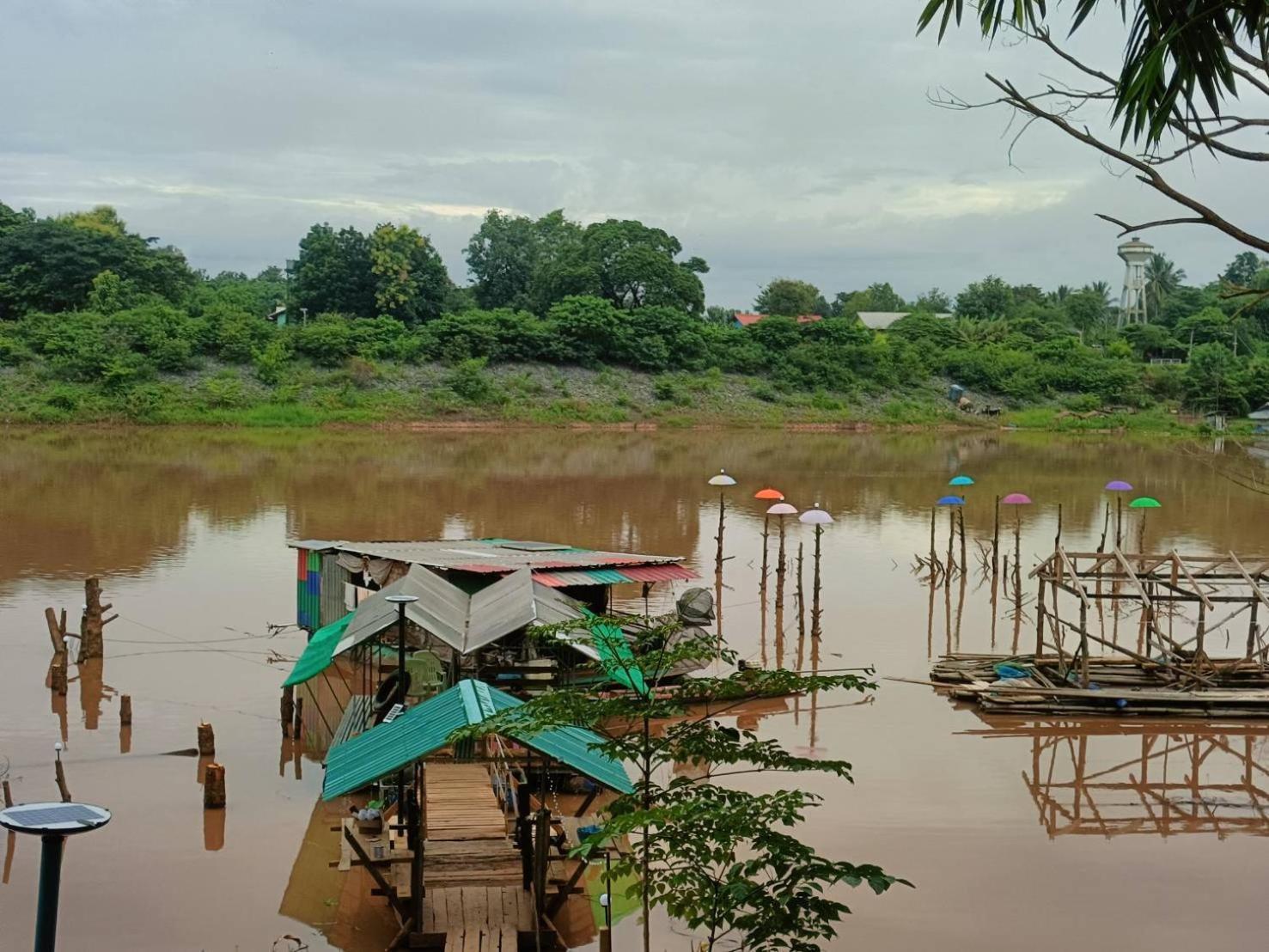 เฮือนน้ำน่าน House By The River Nan Uttaradit Zewnętrze zdjęcie